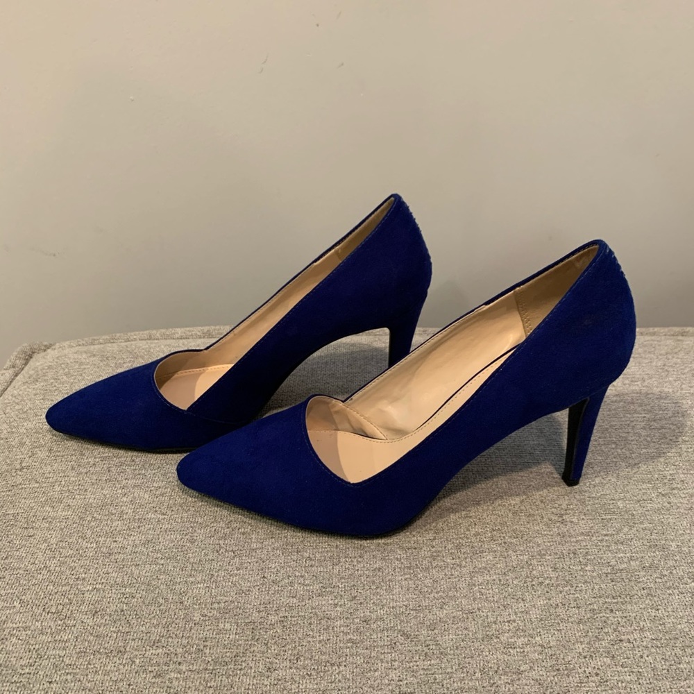 Bar III blue pumps